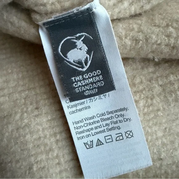 J. Crew Kids 100% Cashmere Henley Sweater Size Small Beige Long Sleeve Buttons - Picture 5 of 6